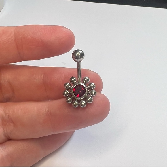Y2K Navel Piercing – Brand New, 316L Surg‑Steel Sunburst Design with Red CZ - Picture 2 of 5
